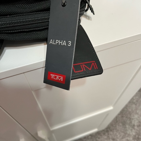 Tumi alpha3 expandable laptop organizer brief - Picture 12 of 17